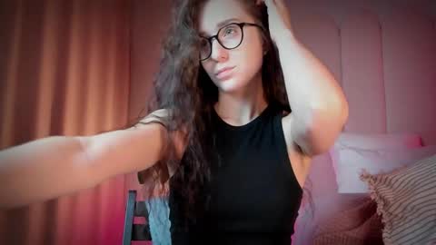 Snapshot of mira_kraviz chatting on November 2025 07:36:02 PM Mira online show from November 2025 07:36:02 PM