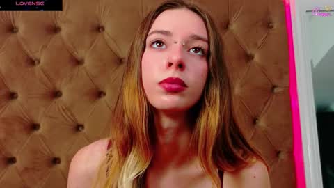 mira_lynxx online show from January 2026 05:27:02 PM