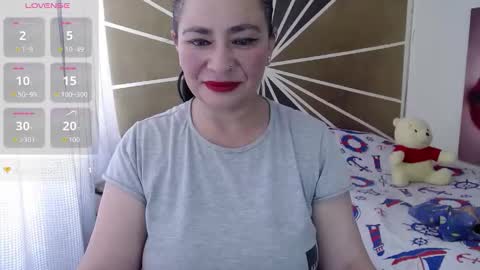 Vicky online show from October 2025 02:07:01 PM