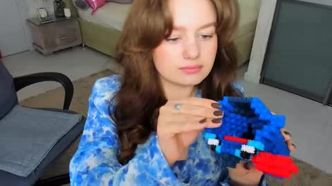 Emma online show from March 2025 10:45:02 PM