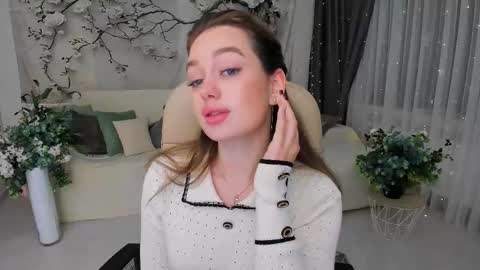 Emma online show from October 2025 07:46:02 PM