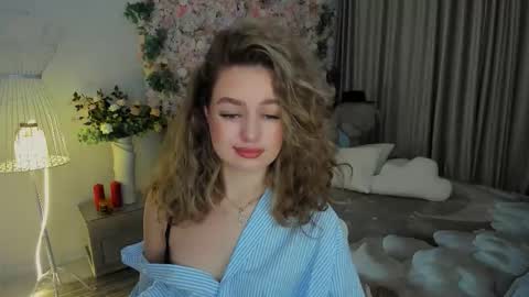 Emma online show from November 2025 07:35:02 PM