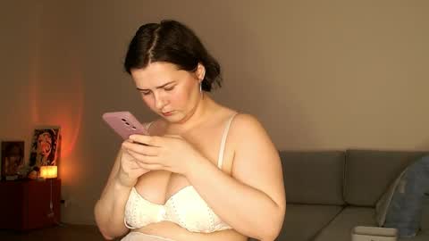 Snapshot of miradiaz chatting on April 2026 10:18:02 PM Meera online show from April 2026 10:18:02 PM