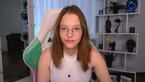Snapshot of miranda__low chatting on July 2026 10:21:02 AM Miranda online show from July 2026 10:21:02 AM