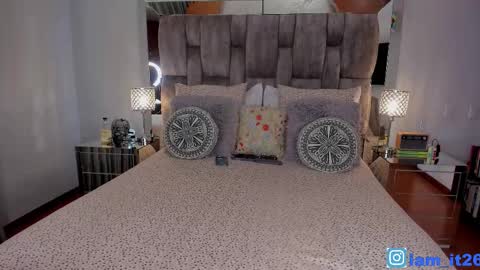 Miranda online show from November 2025 12:31:01 AM