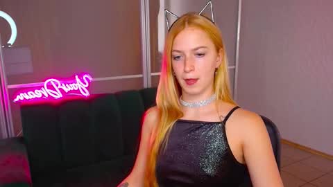 Snapshot of mirandamayers chatting on September 2025 06:13:01 AM MirandaMayers online show from September 2025 06:13:01 AM
