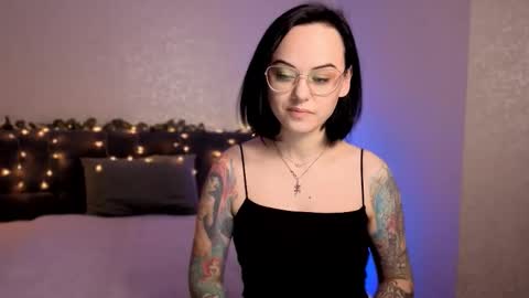 MiraSkyy online show from December 2025 07:18:01 PM