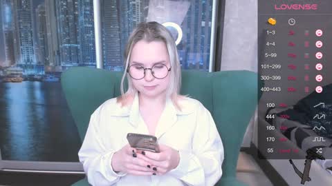 Kira online show from December 2024 10:03:02 PM