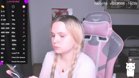 Kira online show from October 2025 06:30:02 PM