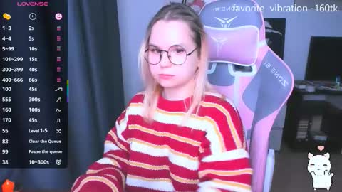 Kira online show from November 2025 08:08:02 PM