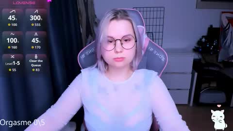 Kira online show from March 2026 06:04:02 PM