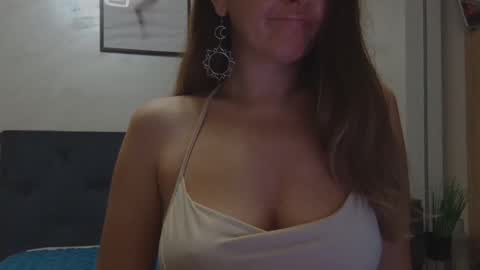 Snapshot of miriam04 chatting on February 2026 10:17:01 PM miriam04 online show from February 2026 10:17:01 PM