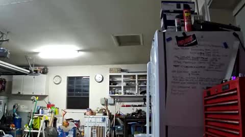 Snapshot of mischeifandpleasure chatting on October 2025 05:08:01 AM MischiefAndPleasure online show from October 2025 05:08:01 AM