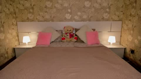 mishapallmer online show from April 2026 06:58:01 AM