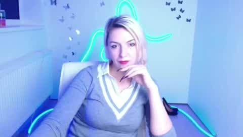 Mishelle online show from December 2025 09:12:02 PM