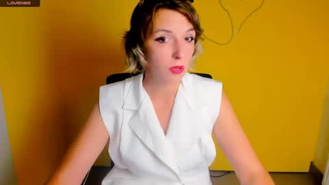 Snapshot of mishelle_blondie chatting on August 2026 11:24:02 AM Mishelle online show from August 2026 11:24:02 AM