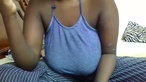 miss440 online show from November 2025 05:48:01 PM