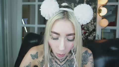 miss___angel online show from February 2026 11:09:02 AM