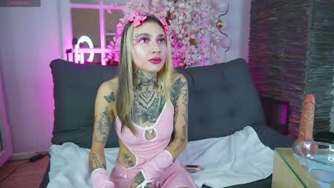 Snapshot of miss___angel chatting on May 2026 11:17:02 AM miss___angel online show from May 2026 11:17:02 AM