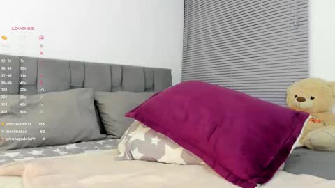 Snapshot of miss__jones_ chatting on October 2025 04:32:02 AM miss__jones_ online show from October 2025 04:32:02 AM