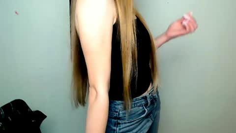 Snapshot of miss_angelina_ chatting on May 2026 06:08:01 AM Angelina online show from May 2026 06:08:01 AM