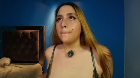 Snapshot of miss_anny18 chatting on April 2026 01:03:01 AM Anny online show from April 2026 01:03:01 AM