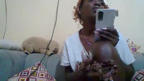 miss_atitude online show from October 2025 04:30:02 PM
