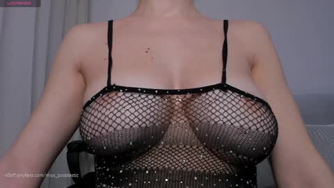 Snapshot of miss_boobtastic chatting on December 2024 01:47:01 PM Ivy online show from December 2024 01:47:01 PM