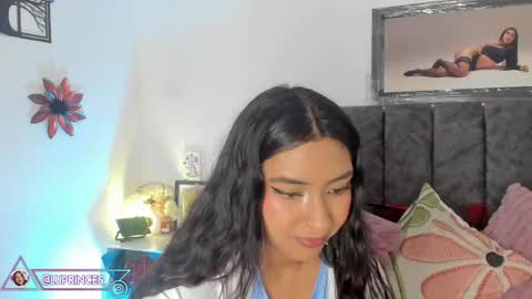 Snapshot of miss_brunette_ chatting on April 2026 01:53:02 AM lucy 3 online show from April 2026 01:53:02 AM