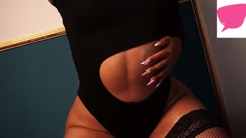 Snapshot of miss_brunette_ chatting on May 2026 12:27:01 AM lucy 3 online show from May 2026 12:27:01 AM