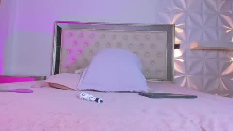 Snapshot of miss_emilystar chatting on June 2026 12:32:02 AM miss_emilystar online show from June 2026 12:32:02 AM