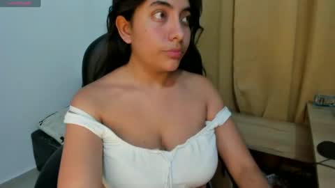 Snapshot of miss_eylens chatting on February 2025 02:58:01 AM miss_eylens online show from February 2025 02:58:01 AM