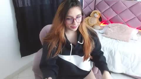 Isabella online show from October 2025 08:39:01 PM