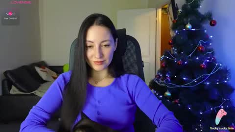 Snapshot of miss_leee chatting on December 2024 02:44:01 PM Laura online show from December 2024 02:44:01 PM