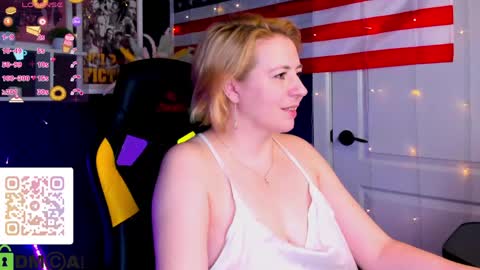 Snapshot of miss_lisaa chatting on April 2026 03:48:02 AM miss_lisaa online show from April 2026 03:48:02 AM