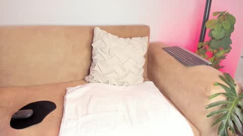 Alejandra  online show from November 2025 01:08:02 AM