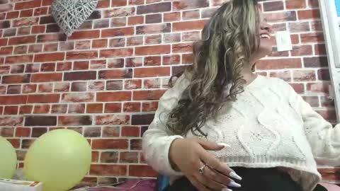 Snapshot of miss_pecados chatting on May 2026 07:20:02 PM Miss Pecados online show from May 2026 07:20:02 PM