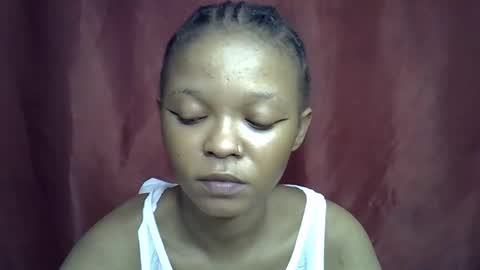 Snapshot of miss_rihanna2 chatting on October 2025 04:43:02 AM miss_rihanna2 online show from October 2025 04:43:02 AM