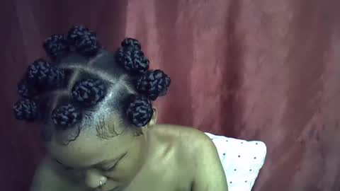 Snapshot of miss_rihanna2 chatting on October 2025 09:43:02 AM miss_rihanna2 online show from October 2025 09:43:02 AM