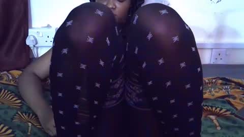 Snapshot of miss_rihanna2 chatting on October 2025 09:37:01 PM miss_rihanna2 online show from October 2025 09:37:01 PM