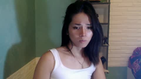 Snapshot of miss_rona_xoxo chatting on June 2026 06:44:01 AM Rona online show from June 2026 06:44:01 AM