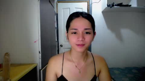 Snapshot of miss_rona_xoxo chatting on July 2026 04:10:02 AM Rona online show from July 2026 04:10:02 AM