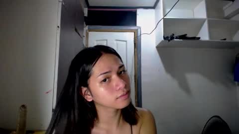 Snapshot of miss_rona_xoxo chatting on July 2026 06:22:02 AM Rona online show from July 2026 06:22:02 AM