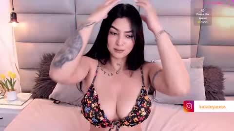 Snapshot of miss_ross_ chatting on October 2025 01:17:02 AM onlyfanskataleyaross online show from October 2025 01:17:02 AM