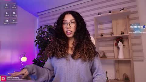 Amy Olivera online show from September 2025 01:11:02 PM