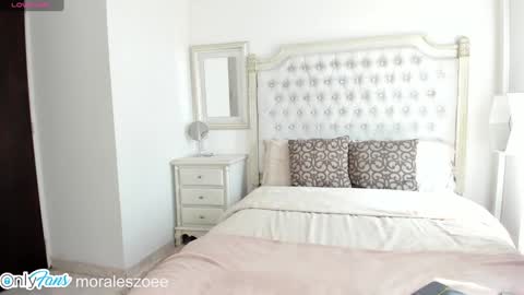 Snapshot of miss_smithx chatting on December 2024 04:01:02 PM Zoee     online show from December 2024 04:01:02 PM