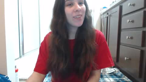 Snapshot of miss_sunshine01 chatting on January 2025 02:41:01 AM Bella online show from January 2025 02:41:01 AM