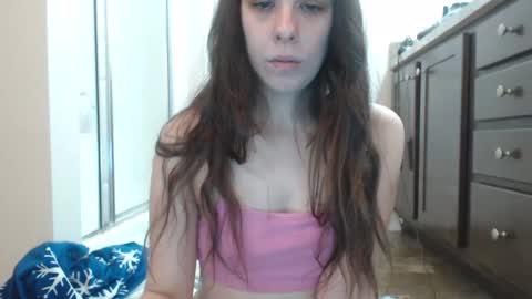 Snapshot of miss_sunshine01 chatting on January 2025 07:12:01 PM Bella online show from January 2025 07:12:01 PM