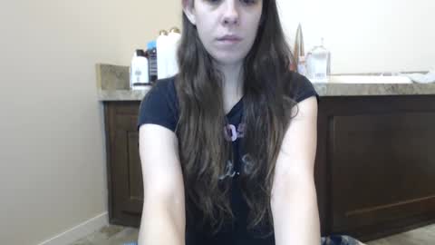 Snapshot of miss_sunshine01 chatting on January 2025 01:43:02 AM Bella online show from January 2025 01:43:02 AM