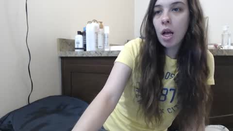 Snapshot of miss_sunshine01 chatting on February 2025 04:03:02 PM Bella online show from February 2025 04:03:02 PM